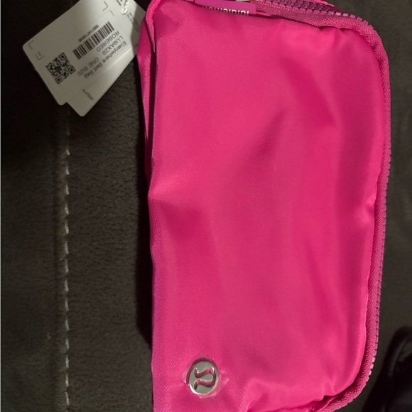 Lululemon Athletica Fuchsia Pouch - Picture 3 of 5